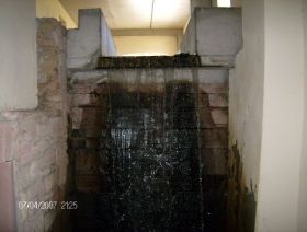 Wasserfall im Haus 5